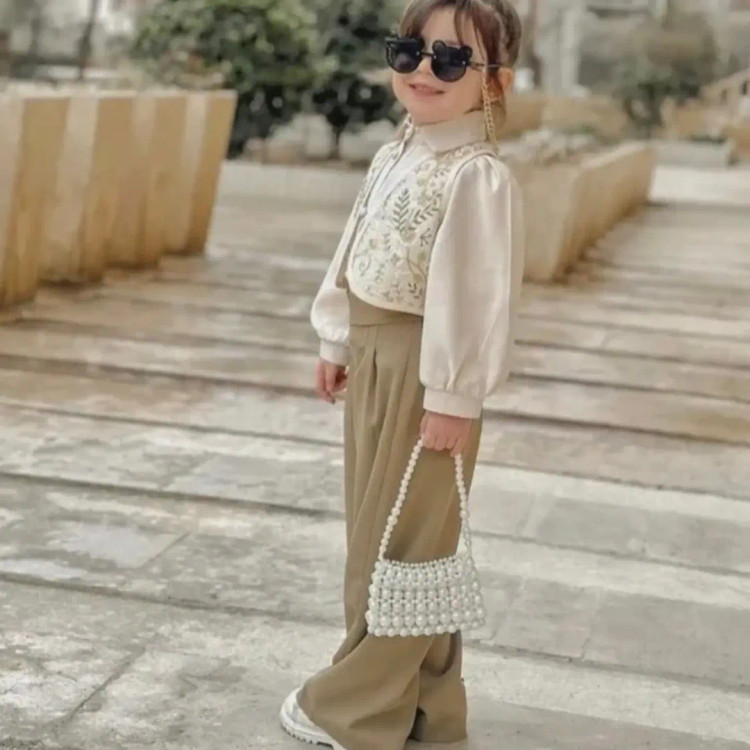 ست سه تیکه سوزن دوزی بچه گانه جنس کرپ مازراتی